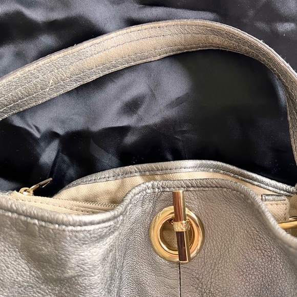 Yves Saint Laurent — Vintage Rive Gauche Capri Leather Bag - Picture 9 of 10